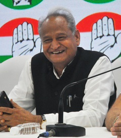 Gehlot hurriedly approves Rs 21,000 Cr worth projects, BJP cries foul | Gehlot hurriedly approves Rs 21,000 Cr worth projects, BJP cries foul Gehlot hurriedly approves Rs 21,000 Cr worth projects, BJP cries foul | Gehlot hurriedly approves Rs 21,000 Cr worth projects, BJP cries foul