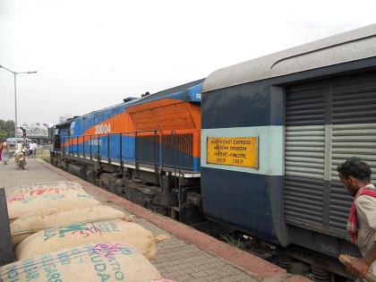 Several coaches of Kamakhya-bound Northeast Express derail in Bihar's Buxar | Several coaches of Kamakhya-bound Northeast Express derail in Bihar's Buxar Several coaches of Kamakhya-bound Northeast Express derail in Bihar's Buxar | Several coaches of Kamakhya-bound Northeast Express derail in Bihar's Buxar