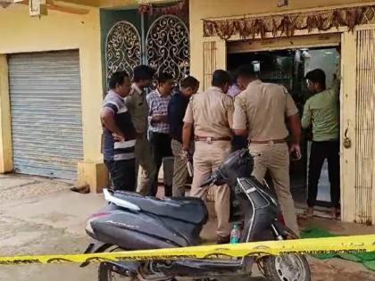 Robbers decamp with jewellery after shooting at shop owner in B’luru | Robbers decamp with jewellery after shooting at shop owner in B’luru Robbers decamp with jewellery after shooting at shop owner in B’luru | Robbers decamp with jewellery after shooting at shop owner in B’luru