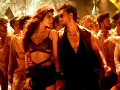 Internet explodes with 'Hum Aaye Hain': Tiger, Kriti's dance number sets social media ablaze | Internet explodes with 'Hum Aaye Hain': Tiger, Kriti's dance number sets social media ablaze Internet explodes with 'Hum Aaye Hain': Tiger, Kriti's dance number sets social media ablaze | Internet explodes with 'Hum Aaye Hain': Tiger, Kriti's dance number sets social media ablaze