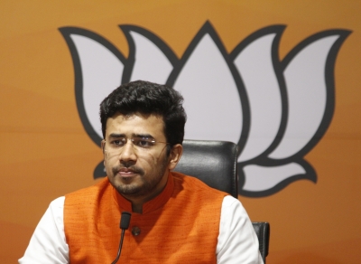 Chaos in Telangana BJYM meeting in presence of Tejaswi Surya | Chaos in Telangana BJYM meeting in presence of Tejaswi Surya Chaos in Telangana BJYM meeting in presence of Tejaswi Surya | Chaos in Telangana BJYM meeting in presence of Tejaswi Surya