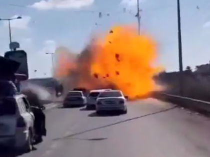 Israeli airstrikes hit northern Gaza as Palestinians try to leave | Israeli airstrikes hit northern Gaza as Palestinians try to leave Israeli airstrikes hit northern Gaza as Palestinians try to leave | Israeli airstrikes hit northern Gaza as Palestinians try to leave