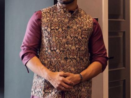 Akash Choudhary’s festive frenzy: Garba beats to ‘Dhunuchi’ dance in Durga Puja pandals | Akash Choudhary’s festive frenzy: Garba beats to ‘Dhunuchi’ dance in Durga Puja pandals