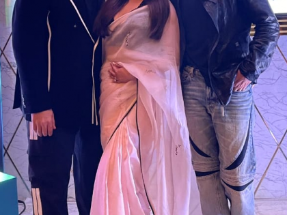 SRK on 25 yrs of 'KKHH': Launched a young KJo in certain way as I was little more established | SRK on 25 yrs of 'KKHH': Launched a young KJo in certain way as I was little more established SRK on 25 yrs of 'KKHH': Launched a young KJo in certain way as I was little more established | SRK on 25 yrs of 'KKHH': Launched a young KJo in certain way as I was little more established