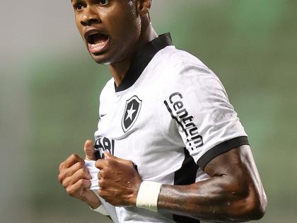 Junior Santos leads Botafogo closer to Serie A title | Junior Santos leads Botafogo closer to Serie A title Junior Santos leads Botafogo closer to Serie A title | Junior Santos leads Botafogo closer to Serie A title