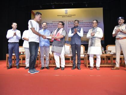 Assam gives financial assistance to ex-NLFB cadres | Assam gives financial assistance to ex-NLFB cadres Assam gives financial assistance to ex-NLFB cadres | Assam gives financial assistance to ex-NLFB cadres