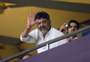 Cong infighting: K’taka DyCM Shivakumar issues gag order on MLAs | Cong infighting: K’taka DyCM Shivakumar issues gag order on MLAs Cong infighting: K’taka DyCM Shivakumar issues gag order on MLAs | Cong infighting: K’taka DyCM Shivakumar issues gag order on MLAs