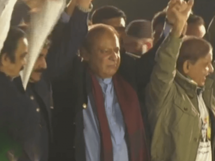 Nawaz Sharif returns to Pakistan after four years, addresses rally in Lahore | Nawaz Sharif returns to Pakistan after four years, addresses rally in Lahore