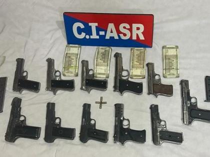 Punjab Police bust interstate arms smuggling gang, three held | Punjab Police bust interstate arms smuggling gang, three held Punjab Police bust interstate arms smuggling gang, three held | Punjab Police bust interstate arms smuggling gang, three held