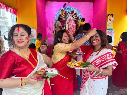 Women in Bengal bid farewell to goddess Durga on Bijoya Doshomi | Women in Bengal bid farewell to goddess Durga on Bijoya Doshomi