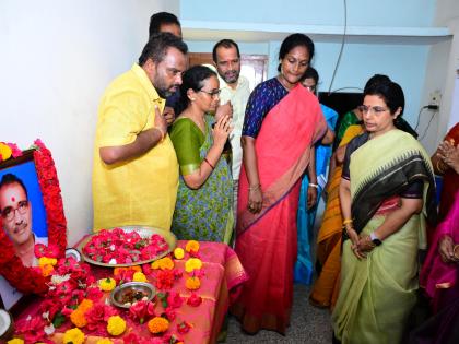 Chandrababu Naidu’s wife launches ‘Nijam Gelvali’ yatra | Chandrababu Naidu’s wife launches ‘Nijam Gelvali’ yatra Chandrababu Naidu’s wife launches ‘Nijam Gelvali’ yatra | Chandrababu Naidu’s wife launches ‘Nijam Gelvali’ yatra