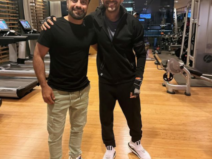 Kartik Aaryan meets Afghan cricketer Rashid Khan at gym | Kartik Aaryan meets Afghan cricketer Rashid Khan at gym Kartik Aaryan meets Afghan cricketer Rashid Khan at gym | Kartik Aaryan meets Afghan cricketer Rashid Khan at gym
