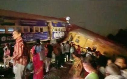 3 killed, many hurt as 2 trains collide in Andhra Pradesh | 3 killed, many hurt as 2 trains collide in Andhra Pradesh 3 killed, many hurt as 2 trains collide in Andhra Pradesh | 3 killed, many hurt as 2 trains collide in Andhra Pradesh