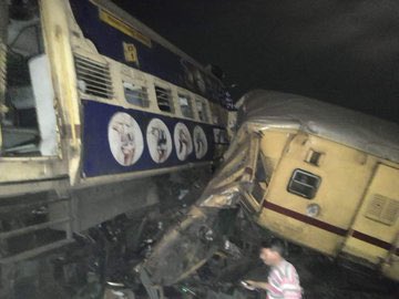 Death toll rises to 14 in collision between two trains in Andhra | Death toll rises to 14 in collision between two trains in Andhra Death toll rises to 14 in collision between two trains in Andhra | Death toll rises to 14 in collision between two trains in Andhra