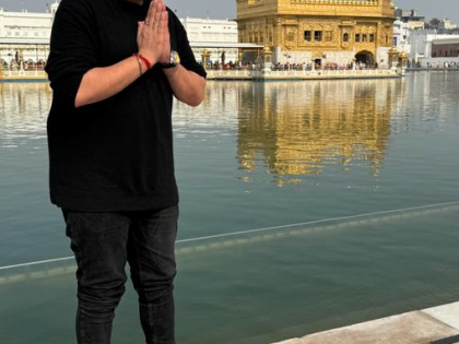 Varun Sharma seeks blessings at Golden Temple | Varun Sharma seeks blessings at Golden Temple Varun Sharma seeks blessings at Golden Temple | Varun Sharma seeks blessings at Golden Temple