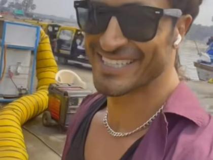 Vidyut introduces ‘filmy anaconda’ on sets of ‘Crakk-Jeetega toh Jiyega’ | Vidyut introduces ‘filmy anaconda’ on sets of ‘Crakk-Jeetega toh Jiyega’ Vidyut introduces ‘filmy anaconda’ on sets of ‘Crakk-Jeetega toh Jiyega’ | Vidyut introduces ‘filmy anaconda’ on sets of ‘Crakk-Jeetega toh Jiyega’