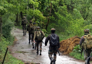 Pakistani intruder arrested near LoC in Jammu | Pakistani intruder arrested near LoC in Jammu