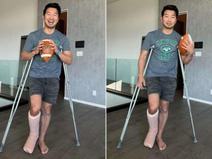 Simu Liu dresses as Aaron Rodgers after they both tore their 'Achilles' tendon | Simu Liu dresses as Aaron Rodgers after they both tore their 'Achilles' tendon Simu Liu dresses as Aaron Rodgers after they both tore their 'Achilles' tendon | Simu Liu dresses as Aaron Rodgers after they both tore their 'Achilles' tendon