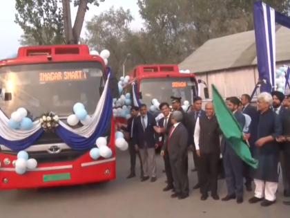 J&K L-G flags off 100 electric buses in Srinagar | J&K L-G flags off 100 electric buses in Srinagar J&K L-G flags off 100 electric buses in Srinagar | J&K L-G flags off 100 electric buses in Srinagar