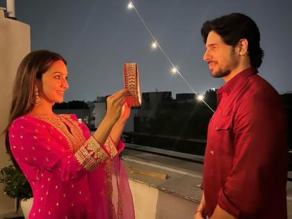 'To the moon and back,' says Kiara to Sidharth on first Karva Chauth | 'To the moon and back,' says Kiara to Sidharth on first Karva Chauth 'To the moon and back,' says Kiara to Sidharth on first Karva Chauth | 'To the moon and back,' says Kiara to Sidharth on first Karva Chauth