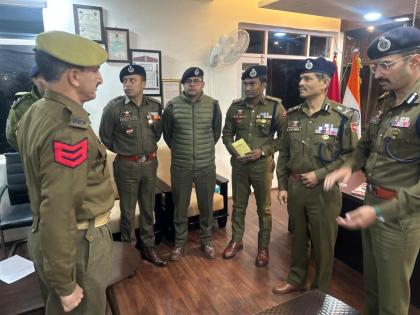 J&K DGP announces Rs 10 lakh reward for information leading to perpetrators of terror attacks | J&K DGP announces Rs 10 lakh reward for information leading to perpetrators of terror attacks J&K DGP announces Rs 10 lakh reward for information leading to perpetrators of terror attacks | J&K DGP announces Rs 10 lakh reward for information leading to perpetrators of terror attacks