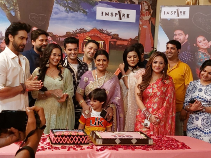 Krutika, Rohit & Parvati celebrate 100 episodes of 'Gauna Ek Pratha' | Krutika, Rohit & Parvati celebrate 100 episodes of 'Gauna Ek Pratha'