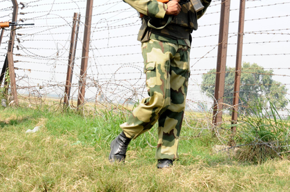 Soldier dies near LoC in J&K’s Poonch | Soldier dies near LoC in J&K’s Poonch Soldier dies near LoC in J&K’s Poonch | Soldier dies near LoC in J&K’s Poonch