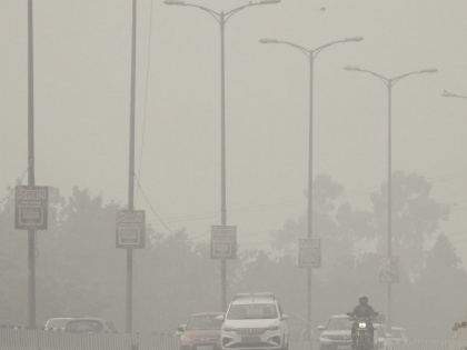 Delhi records 6.5 degree Celsius min temp, air quality remains 'poor' | Delhi records 6.5 degree Celsius min temp, air quality remains 'poor'
