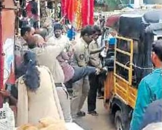 Army jawan assaulted by Andhra cops during argument over Disha app | Army jawan assaulted by Andhra cops during argument over Disha app Army jawan assaulted by Andhra cops during argument over Disha app | Army jawan assaulted by Andhra cops during argument over Disha app