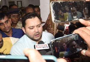 Tejashwi Yadav reaches ED office in Patna for questioning in land-for-job case | Tejashwi Yadav reaches ED office in Patna for questioning in land-for-job case