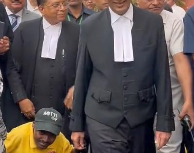 CJI Chandrachud inaugurates cafe to be run by specially-abled staff on SC premises | CJI Chandrachud inaugurates cafe to be run by specially-abled staff on SC premises CJI Chandrachud inaugurates cafe to be run by specially-abled staff on SC premises | CJI Chandrachud inaugurates cafe to be run by specially-abled staff on SC premises