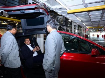 Piyush Goyal visits Tesla factory, unwell Musk apologies for unable to meet him | Piyush Goyal visits Tesla factory, unwell Musk apologies for unable to meet him Piyush Goyal visits Tesla factory, unwell Musk apologies for unable to meet him | Piyush Goyal visits Tesla factory, unwell Musk apologies for unable to meet him