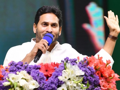Jagan announces compensation for boats gutted at Vizag fishing harbour | Jagan announces compensation for boats gutted at Vizag fishing harbour