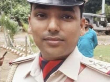 Bihar SI muder case: Main accused surrenders before Jharkhand police | Bihar SI muder case: Main accused surrenders before Jharkhand police Bihar SI muder case: Main accused surrenders before Jharkhand police | Bihar SI muder case: Main accused surrenders before Jharkhand police