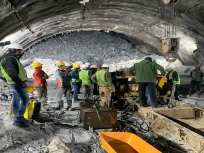 PM Modi dials Uttarakhand CM Dhami to enquire about relief and rescue operation at Silkyara tunnel | PM Modi dials Uttarakhand CM Dhami to enquire about relief and rescue operation at Silkyara tunnel