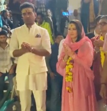 Sunny Leone attends Ganga aarti in Varanasi with Abhishek Singh | Sunny Leone attends Ganga aarti in Varanasi with Abhishek Singh Sunny Leone attends Ganga aarti in Varanasi with Abhishek Singh | Sunny Leone attends Ganga aarti in Varanasi with Abhishek Singh