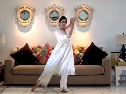 Janhvi Kapoor’s dance on ‘Jiya Jale’ draws comparison to mom Sridevi | Janhvi Kapoor’s dance on ‘Jiya Jale’ draws comparison to mom Sridevi Janhvi Kapoor’s dance on ‘Jiya Jale’ draws comparison to mom Sridevi | Janhvi Kapoor’s dance on ‘Jiya Jale’ draws comparison to mom Sridevi