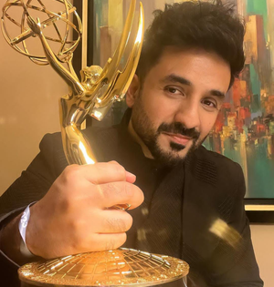 Big B asks about Emmy International winner in ‘KBC’, Vir Das reacts | Big B asks about Emmy International winner in ‘KBC’, Vir Das reacts Big B asks about Emmy International winner in ‘KBC’, Vir Das reacts | Big B asks about Emmy International winner in ‘KBC’, Vir Das reacts