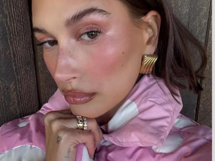 Hailey Bieber shows her 'go to vibe' makeup in new video | Hailey Bieber shows her 'go to vibe' makeup in new video