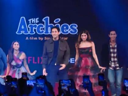 Suhana, Khushi, Agastya & 'The Archies' gang groove to 'Va Va Voom' | Suhana, Khushi, Agastya & 'The Archies' gang groove to 'Va Va Voom' Suhana, Khushi, Agastya & 'The Archies' gang groove to 'Va Va Voom' | Suhana, Khushi, Agastya & 'The Archies' gang groove to 'Va Va Voom'