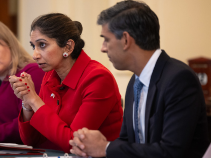 UK PM agreed to raise migrant salary threshold in deal with sacked Home Secy: Report | UK PM agreed to raise migrant salary threshold in deal with sacked Home Secy: Report UK PM agreed to raise migrant salary threshold in deal with sacked Home Secy: Report | UK PM agreed to raise migrant salary threshold in deal with sacked Home Secy: Report