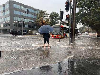 Thousands of South Australians without power amid severe storms | Thousands of South Australians without power amid severe storms Thousands of South Australians without power amid severe storms | Thousands of South Australians without power amid severe storms