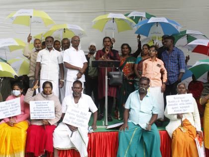 Villagers from Thoothukudi stage protest in Delhi, seek reopening of Sterlite Copper plant | Villagers from Thoothukudi stage protest in Delhi, seek reopening of Sterlite Copper plant Villagers from Thoothukudi stage protest in Delhi, seek reopening of Sterlite Copper plant | Villagers from Thoothukudi stage protest in Delhi, seek reopening of Sterlite Copper plant