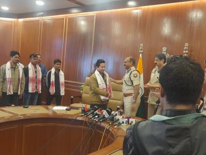 Assam: Four ULFA-I cadres surrender before police | Assam: Four ULFA-I cadres surrender before police Assam: Four ULFA-I cadres surrender before police | Assam: Four ULFA-I cadres surrender before police