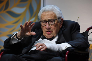 George Bush mourns death of Henry Kissinger | George Bush mourns death of Henry Kissinger George Bush mourns death of Henry Kissinger | George Bush mourns death of Henry Kissinger