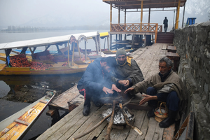 Night temperature improves in Kashmir | Night temperature improves in Kashmir Night temperature improves in Kashmir | Night temperature improves in Kashmir