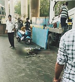 30-year old worker plunges to death from Thane Metro bridge | 30-year old worker plunges to death from Thane Metro bridge 30-year old worker plunges to death from Thane Metro bridge | 30-year old worker plunges to death from Thane Metro bridge