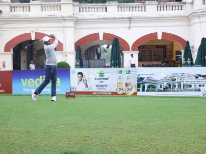 SSP Chawrasia Invitational: Bajaj, Lohan clubhouse leaders on rain-hit opening day | SSP Chawrasia Invitational: Bajaj, Lohan clubhouse leaders on rain-hit opening day SSP Chawrasia Invitational: Bajaj, Lohan clubhouse leaders on rain-hit opening day | SSP Chawrasia Invitational: Bajaj, Lohan clubhouse leaders on rain-hit opening day