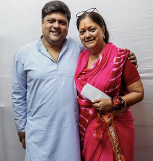 Raje meets Nadda to clarify her stand on 'holding up' MLAs | Raje meets Nadda to clarify her stand on 'holding up' MLAs Raje meets Nadda to clarify her stand on 'holding up' MLAs | Raje meets Nadda to clarify her stand on 'holding up' MLAs