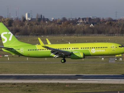 Passenger plane makes emergency landing in Russia due to engine fire | Passenger plane makes emergency landing in Russia due to engine fire Passenger plane makes emergency landing in Russia due to engine fire | Passenger plane makes emergency landing in Russia due to engine fire